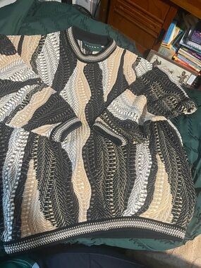 Vintage Tundra Canada textured Knit Sweater like new